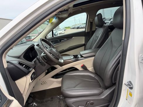 Used 2019 Lincoln Nautilus Reserve FWD image 5