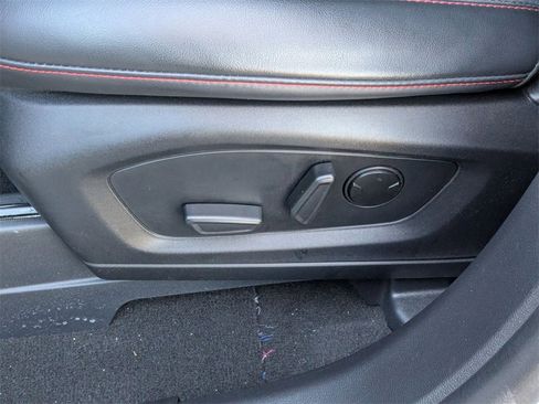 Used 2025 Ford Explorer ST-Line w/ ST-Line Street Pack image 16