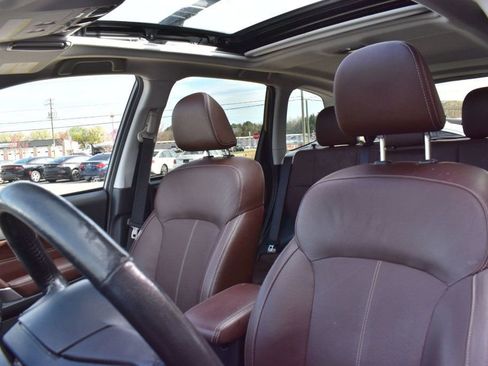Used 2017 Subaru Forester 2.5i Touring AWD/4WD image 12