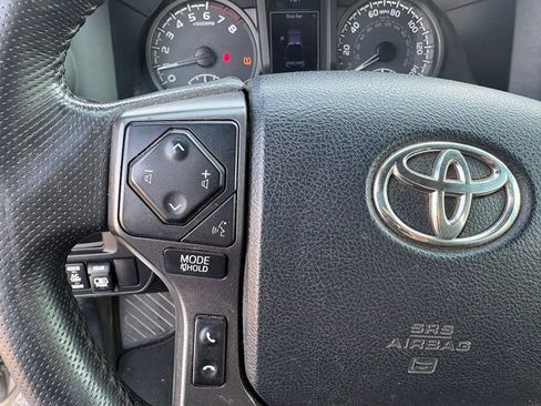 Used 2017 Toyota Tacoma TRD Off-Road w/ Tow Package RWD image 18
