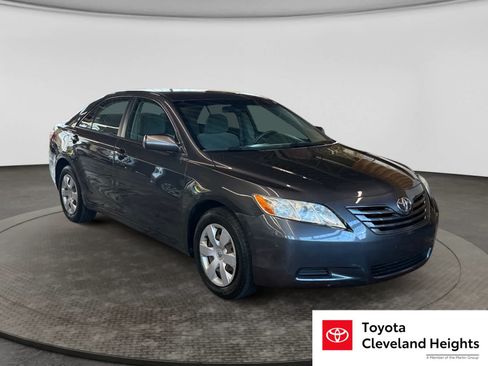 Used 2009 Toyota Camry LE FWD image 3