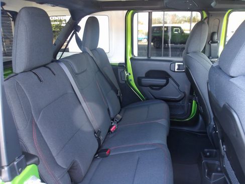 New 2025 Jeep Wrangler Unlimited Rubicon image 19