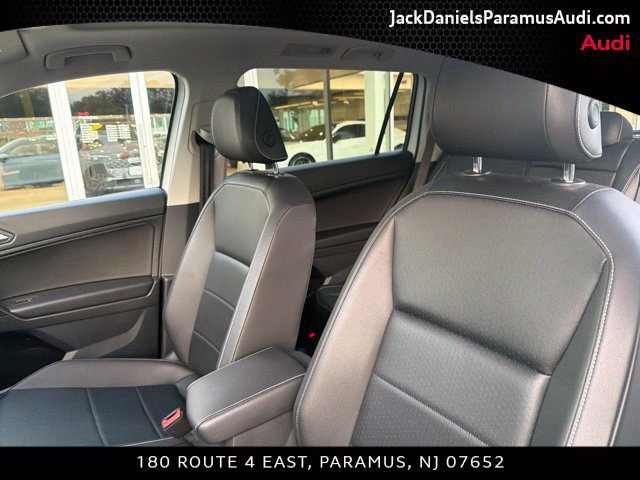 Used 2021 Volkswagen Tiguan SE w/ Panoramic Sunroof Package AWD/4WD image 15