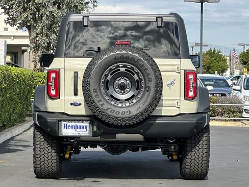 New 2025 Ford Bronco Badlands w/ Sasquatch Package image 5