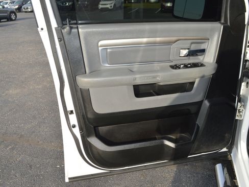 Used 2019 RAM 1500 Classic SLT RWD image 15