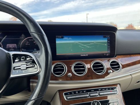 Certified 2019 Mercedes-Benz E 300 4MATIC image 18
