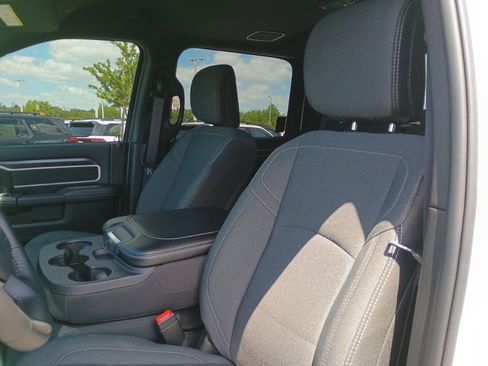 Used 2024 RAM 3500 Big Horn w/ Night Edition AWD/4WD image 17