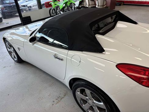 Used 2009 Pontiac Solstice GXP w/ Premium Package image 12