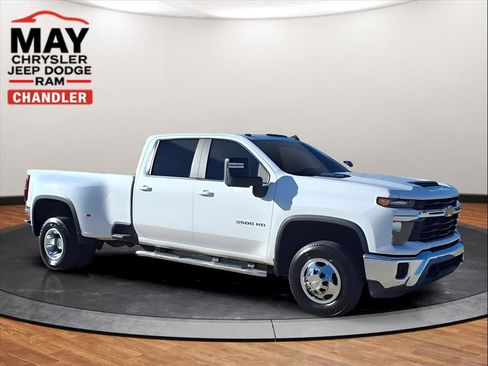 Used 2024 Chevrolet Silverado 3500 LT w/ Convenience Package image 21