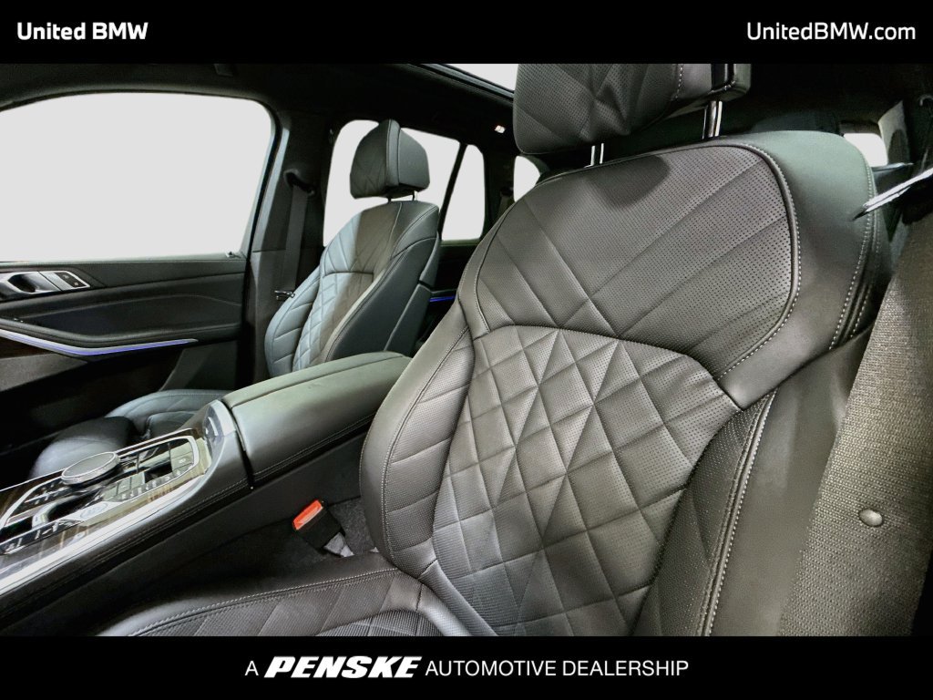 Used 2024 BMW X5 xDrive40i w/ M Sport Package AWD/4WD image 12