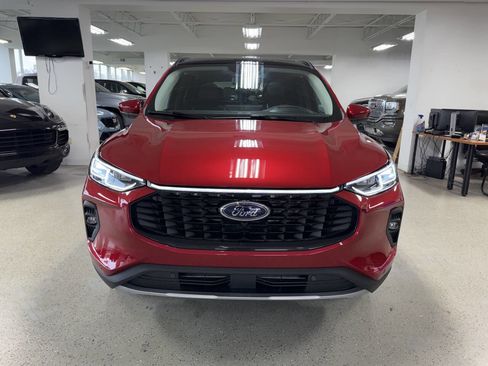 Used 2025 Ford Escape Platinum w/ Premium Technology Package image 1