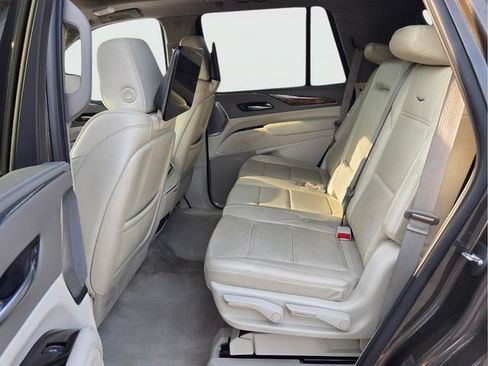 Used 2021 Cadillac Escalade Premium Luxury Platinum AWD/4WD image 5