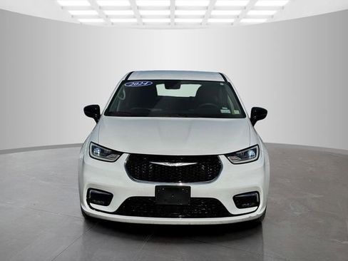 Certified 2024 Chrysler Pacifica Select image 2