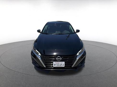 Used 2025 Nissan Altima 2.5 SV FWD image 4
