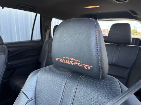 Used 2022 Honda Pilot TrailSport image 11