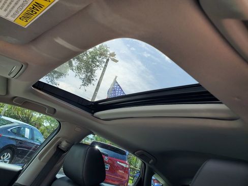 Used 2024 Acura Integra image 18