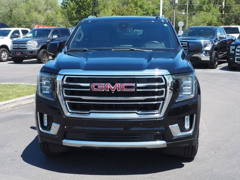 Used 2022 GMC Yukon XL SLT w/ SLT Luxury Package AWD/4WD image 2