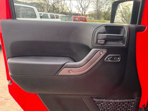 Used 2018 Jeep Wrangler Unlimited Sport S AWD/4WD image 14