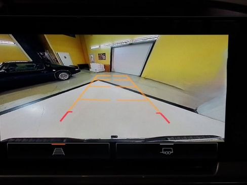 Used 2022 GMC Sierra 1500 SLT w/ SLT Convenience Package image 22