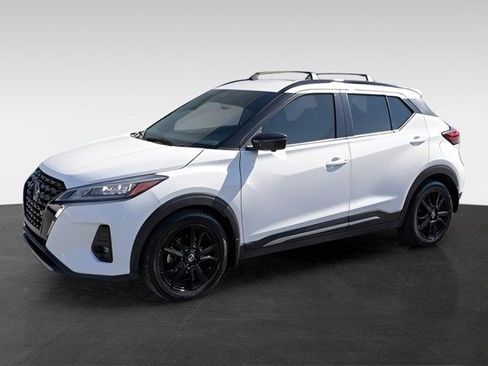 Used 2021 Nissan Kicks SR w/ SR Premium Package image 4