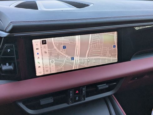 New 2026 Porsche Macan 4 Electric image 17