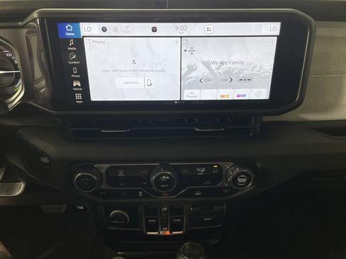 Used 2024 Jeep Wrangler Sport S image 17