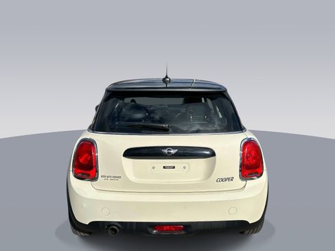 Used 2017 MINI Cooper 2-Door Hardtop image 4