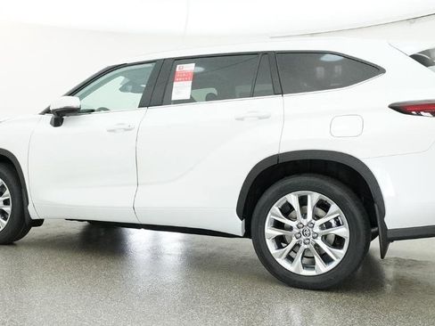 New 2026 Toyota Highlander Limited AWD/4WD image 13