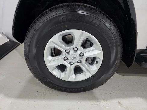 Used 2024 Toyota 4Runner SR5 Premium image 8