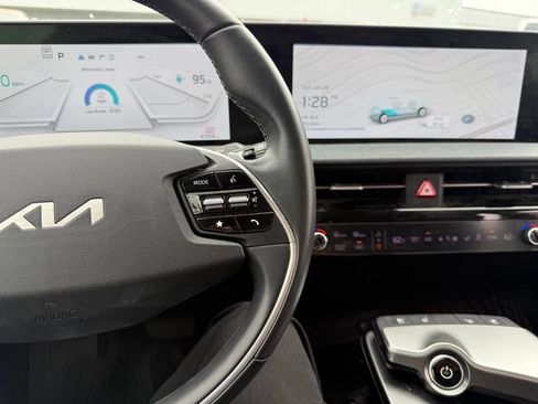 Used 2022 Kia EV6 Wind RWD image 8