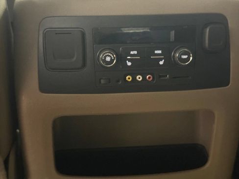 Used 2016 GMC Yukon SLT w/ Open Road Package AWD/4WD image 19