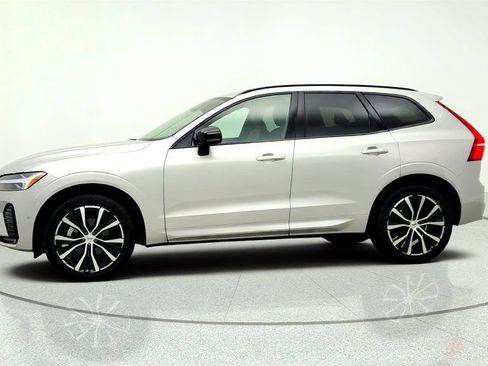 Used 2024 Volvo XC60 B5 Plus w/ Climate Package AWD/4WD image 8