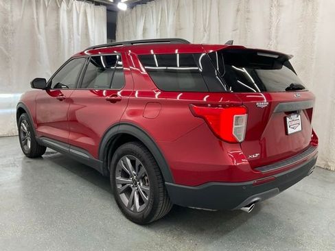 Used 2021 Ford Explorer XLT AWD/4WD image 5