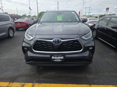 Used 2022 Toyota Highlander Limited AWD/4WD image 2