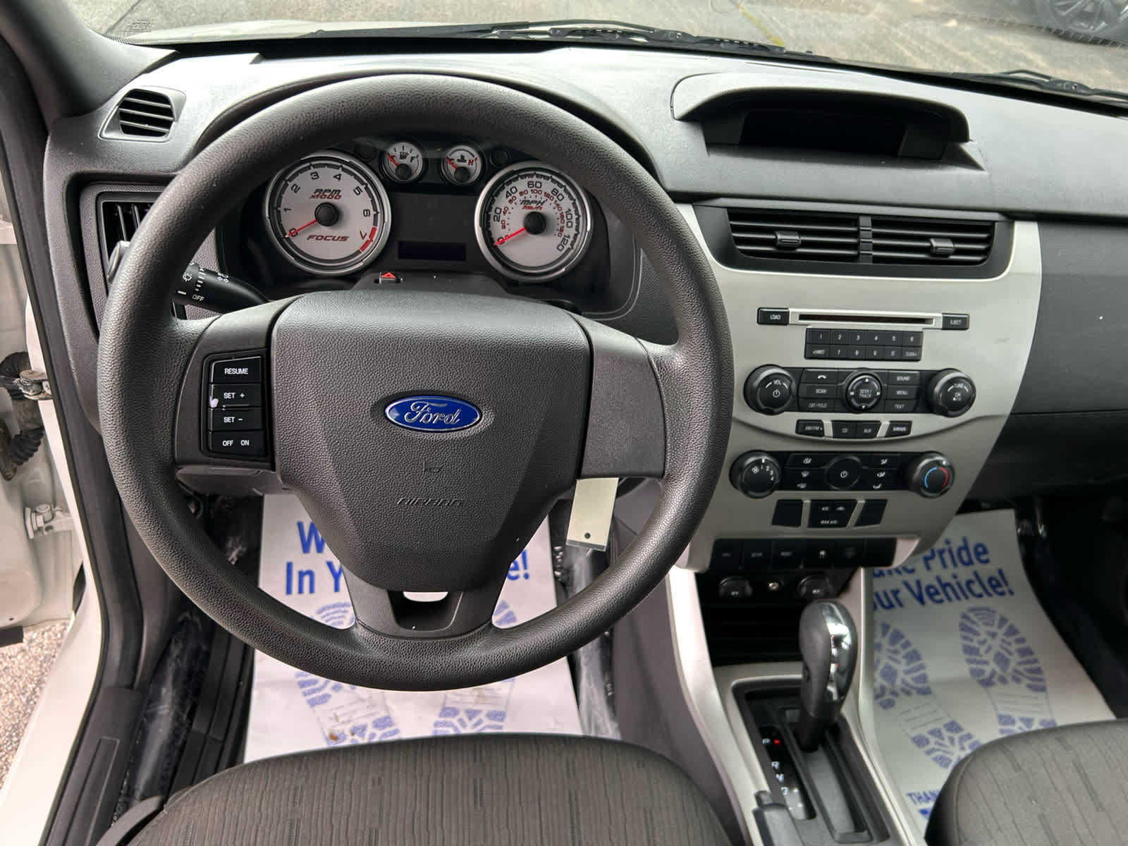 Used 2010 Ford Focus SE FWD image 13