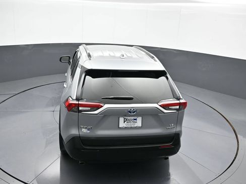Certified 2022 Toyota RAV4 LE AWD/4WD image 38