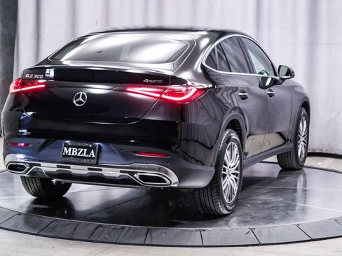 Used 2025 Mercedes-Benz GLC 300 4MATIC image 4