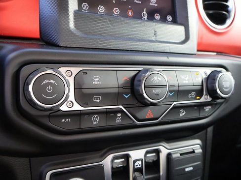 Used 2020 Jeep Wrangler Unlimited Rubicon image 36