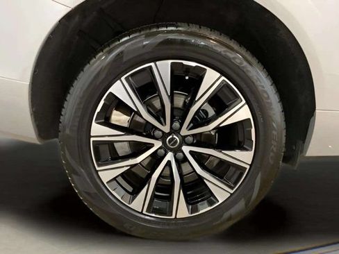 Used 2025 Volvo XC60 B5 Core AWD/4WD image 95
