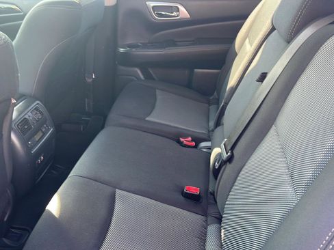 Used 2019 Nissan Pathfinder S image 7