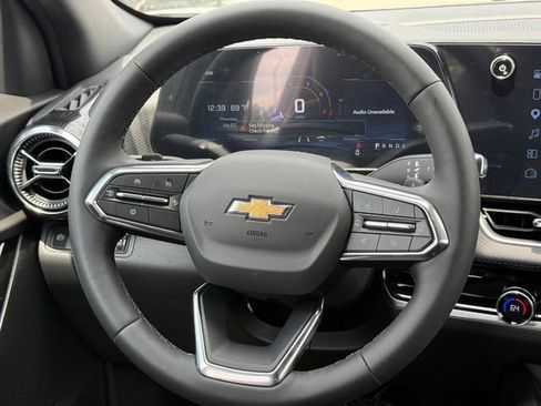 New 2027 Chevrolet Equinox LT w/ Convenience Package II FWD image 7