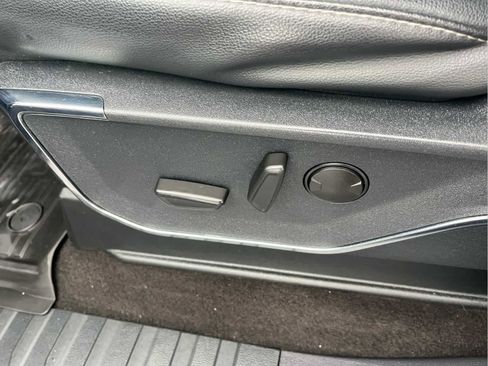 Used 2022 Ford F150 Lariat w/ Max Trailer Tow Package image 36