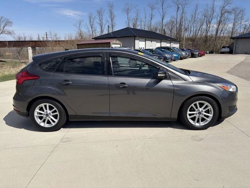 Used 2016 Ford Focus SE image 4