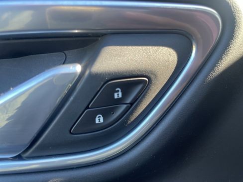 Used 2021 Chevrolet Tahoe Z71 w/ Z71 Off-Road Package image 20