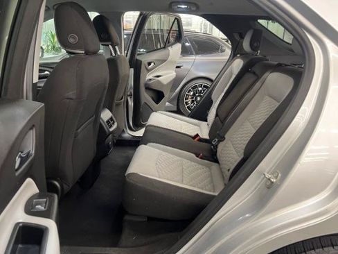 Used 2018 Chevrolet Equinox LT FWD image 30
