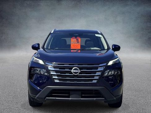 Used 2025 Nissan Rogue SV w/ SV Premium Package FWD image 6