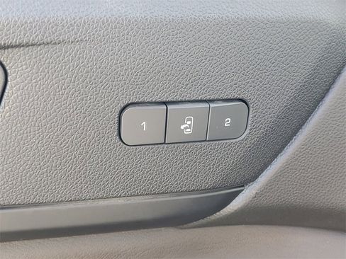 Used 2017 GMC Acadia Limited SLT image 21