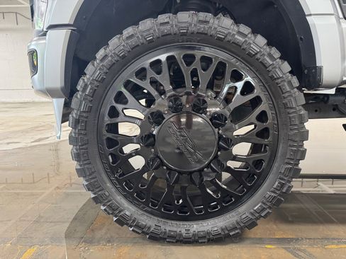 Used 2024 Ford F450 Platinum w/ Camper Package image 77