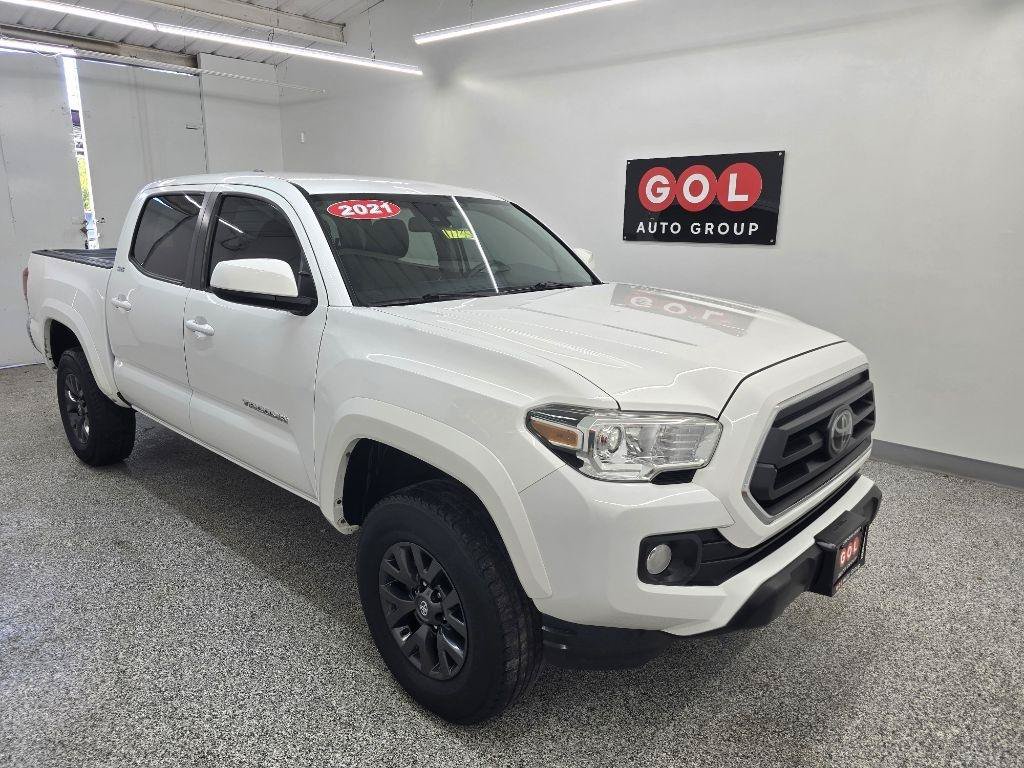 Used 2021 Toyota Tacoma SR5 AWD/4WD image 1
