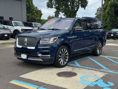 Used 2020 Lincoln Navigator Reserve w/ Luxury Package AWD/4WD image 3